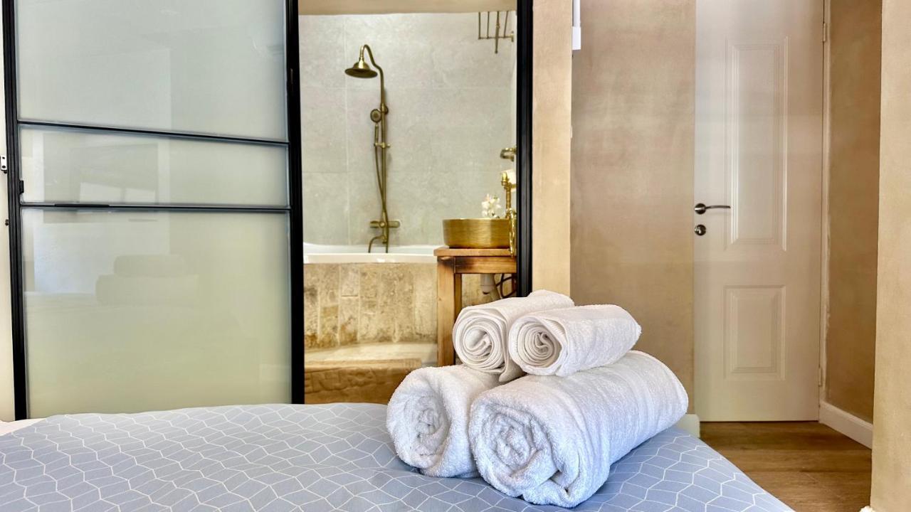 Boutique Apartment In Heart Of Haifa Esterno foto