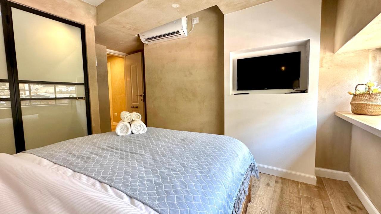 Boutique Apartment In Heart Of Haifa Esterno foto