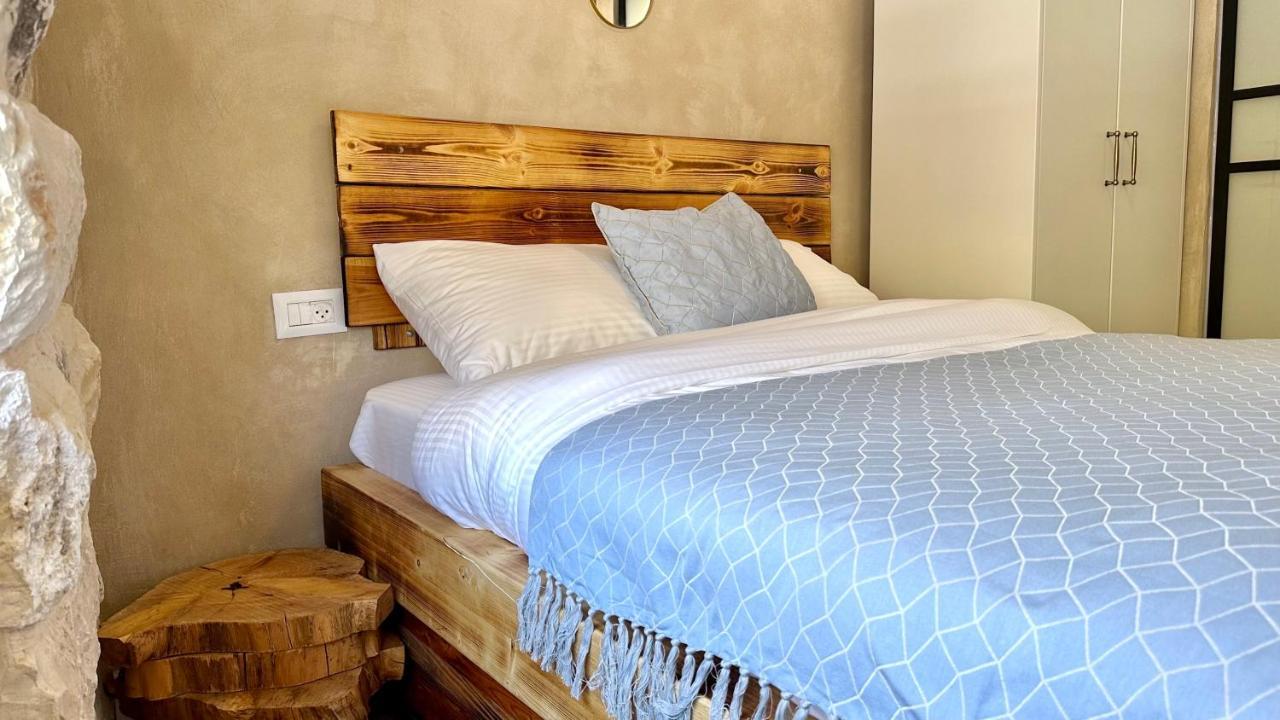 Boutique Apartment In Heart Of Haifa Esterno foto