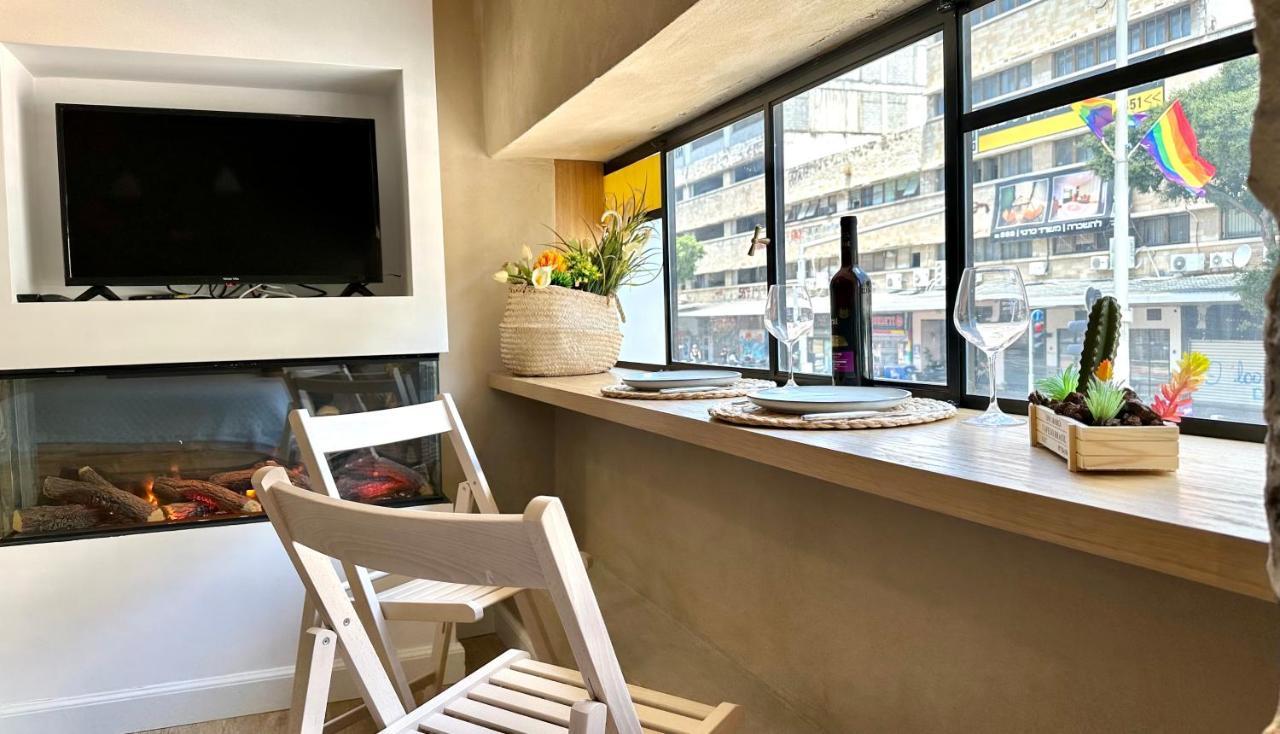 Boutique Apartment In Heart Of Haifa Esterno foto
