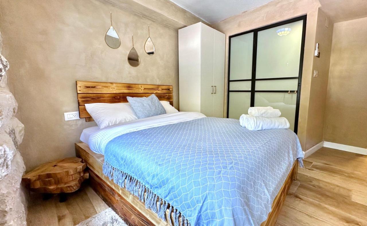 Boutique Apartment In Heart Of Haifa Esterno foto