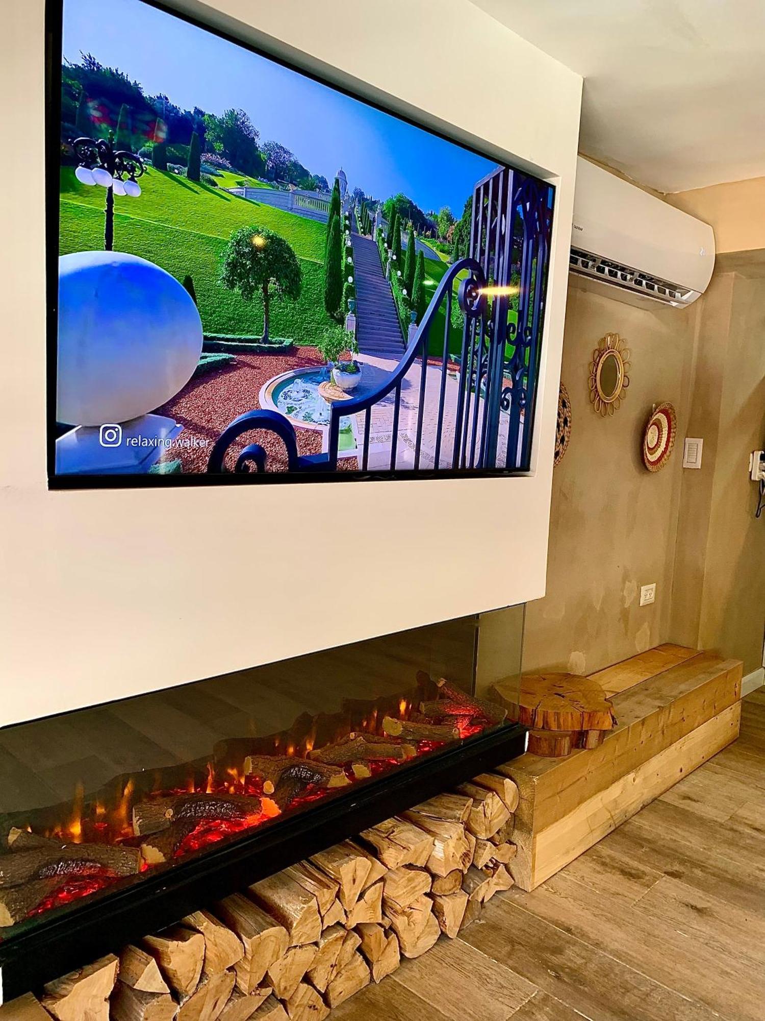 Boutique Apartment In Heart Of Haifa Esterno foto